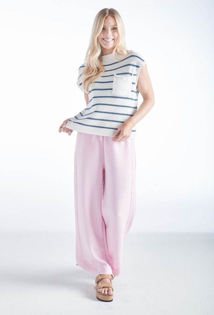 Breeze Pocket Top- Simply Southern