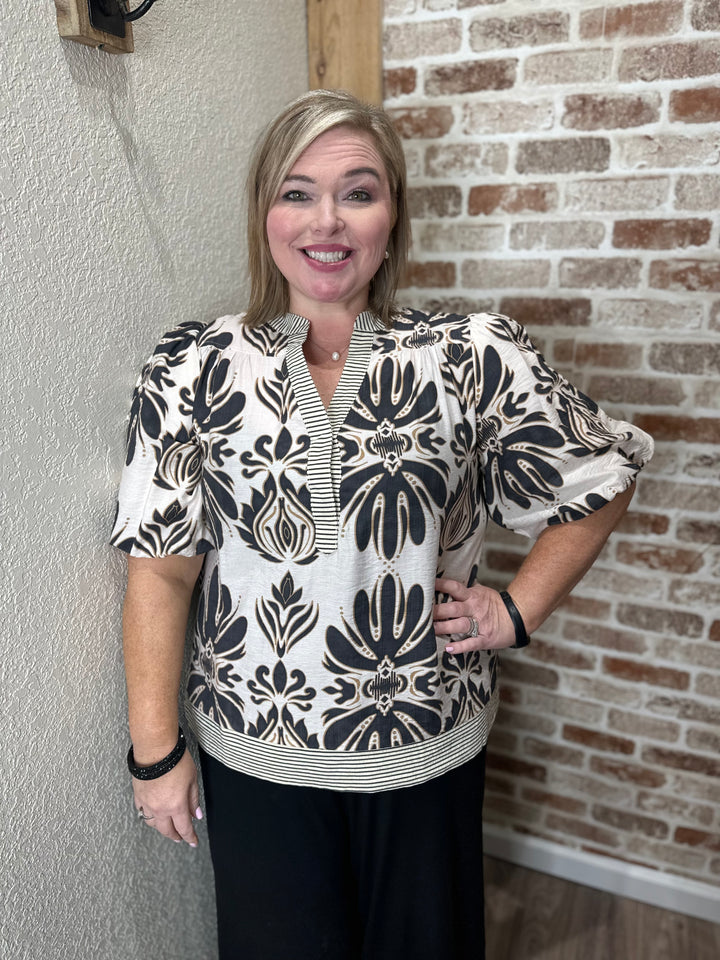 Can't Leave it Alone Top| Curvy