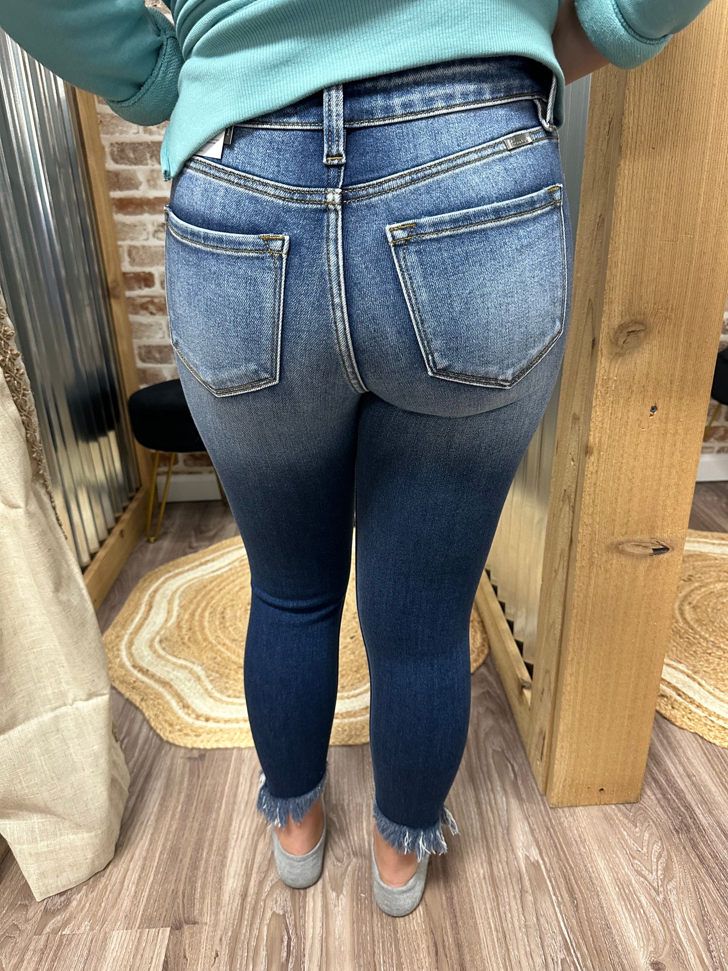 HIGH RISE ANKLE SKINNY JEANS