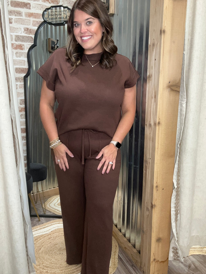 RIBBED SHORT SLEEVE TEE & PANTS SET | Brown