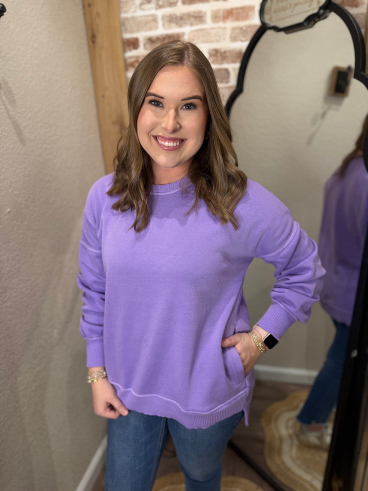 LAVENDER | PIGMENT DYE FLEECE HI-LOW HEM PULLOVER WITH POCKET