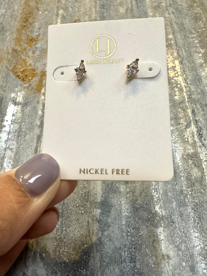 CRYSTAL RHOMBUS STUD EARRINGS