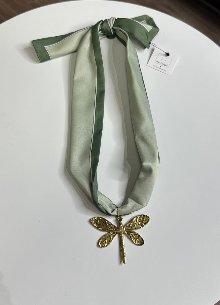 Hart Design Scarf Necklace Green Butterfly