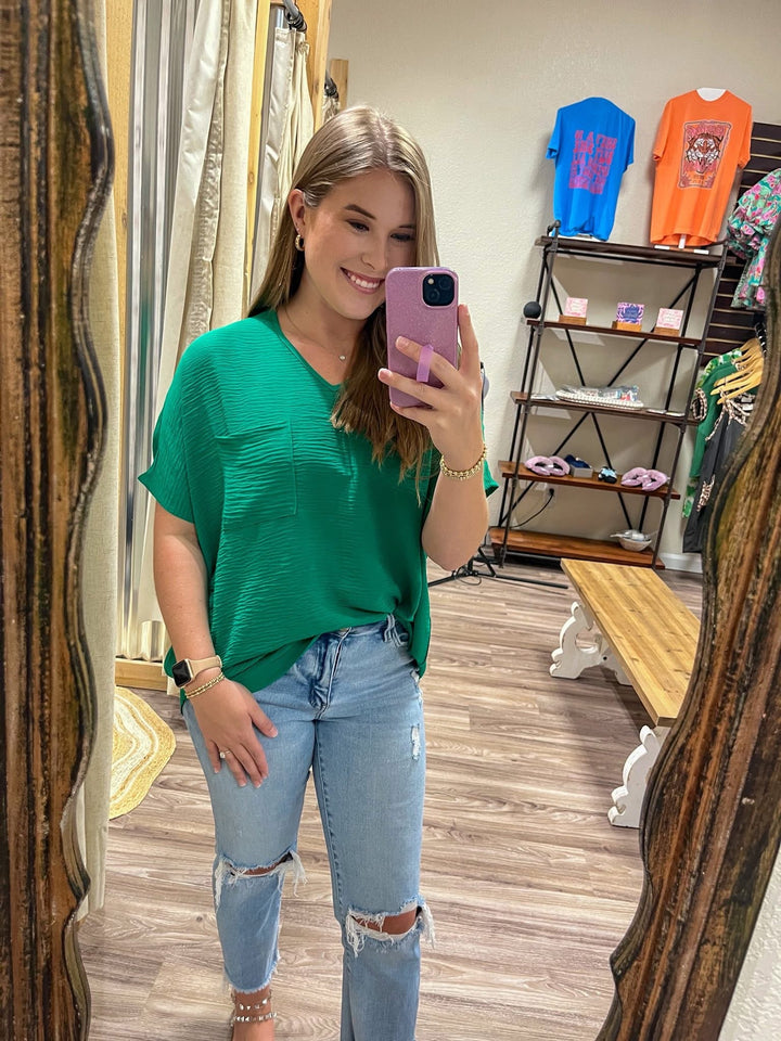 The Jackie Woven Airflow Pocket Top| Kelly Green