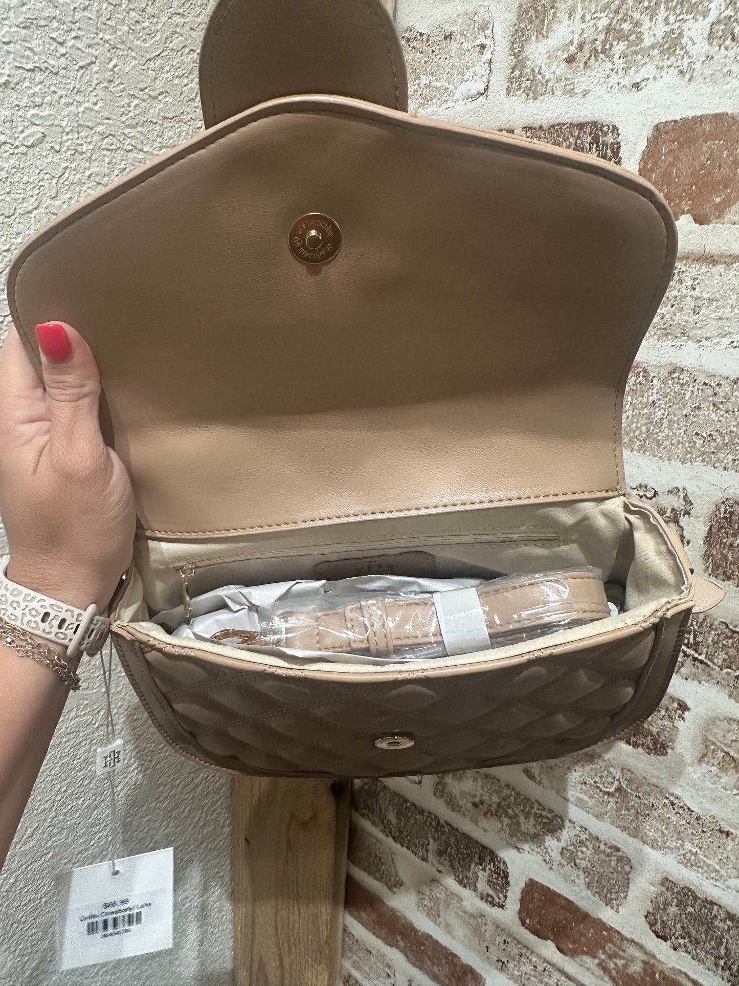 Griffin Crossbody| Latte