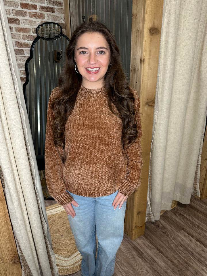 DEEP CAMEL | ROUND NECK CHENILLE SWEATER
