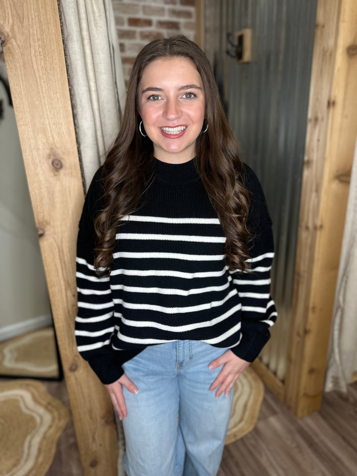 BLACK | STRIPED OVERSIZED SWEATER