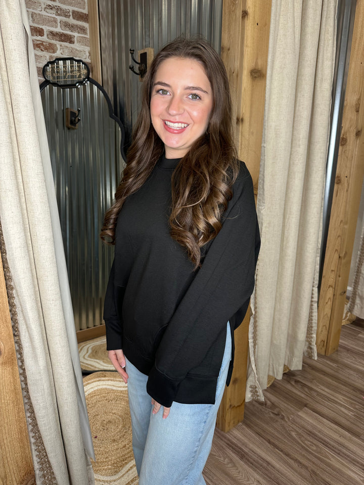 BLACK | SCUBA ROUND NECK PULLOVER WITH SIDE SLITS