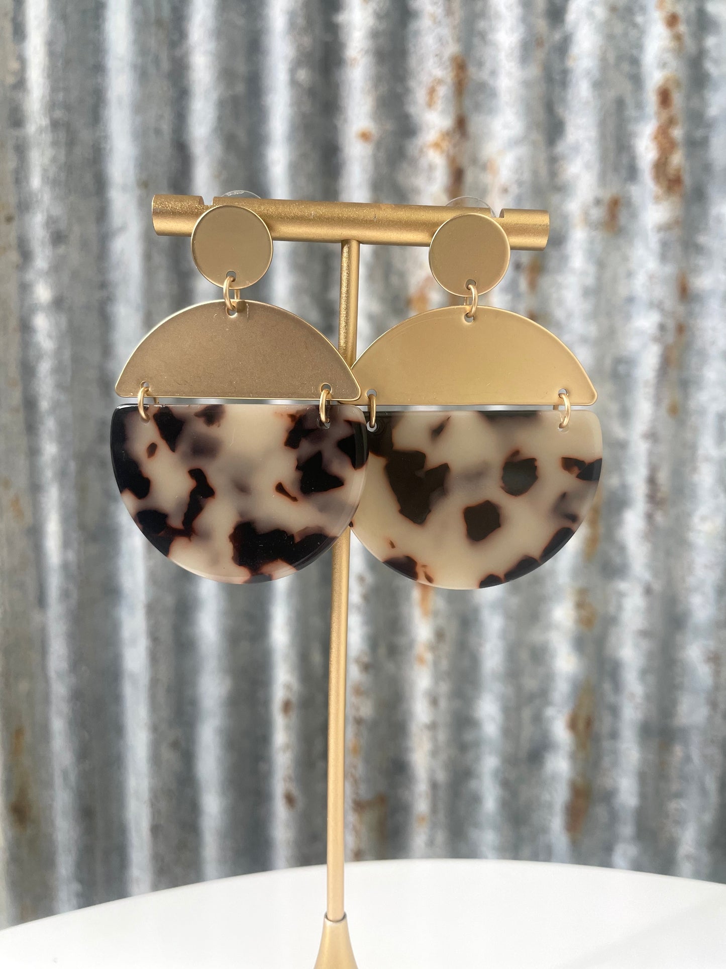 Blonde Tortoise Circle Earrings