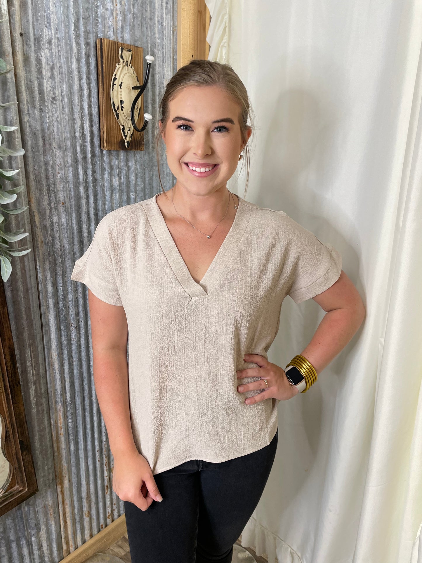 Woven Bubble Airflow V-Neck Short Sleeve Top