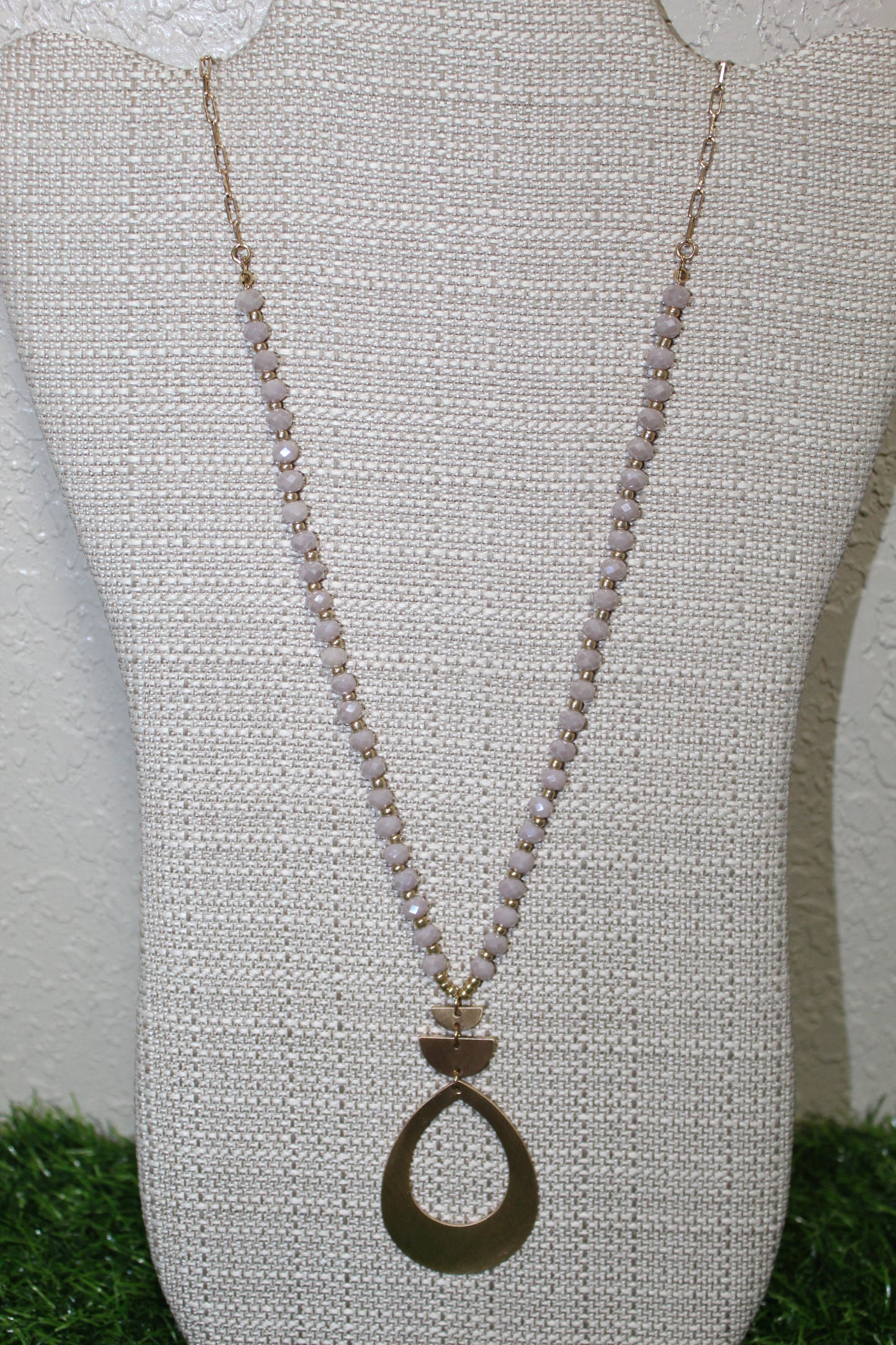 Beaded Necklace Gold Teardrop