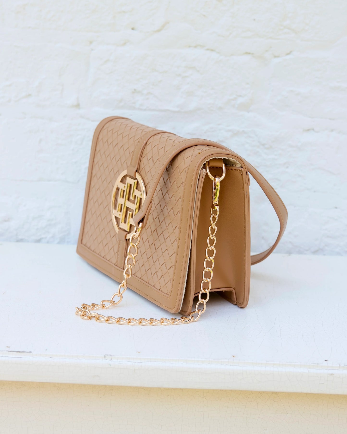 Cecilia Circle Logo Handbag|Woven Tan