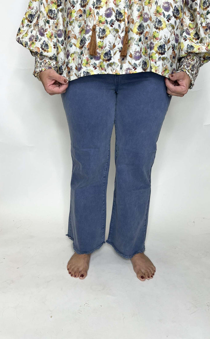 Acid Washed Frayed Hem Straight Pants - Blackberry