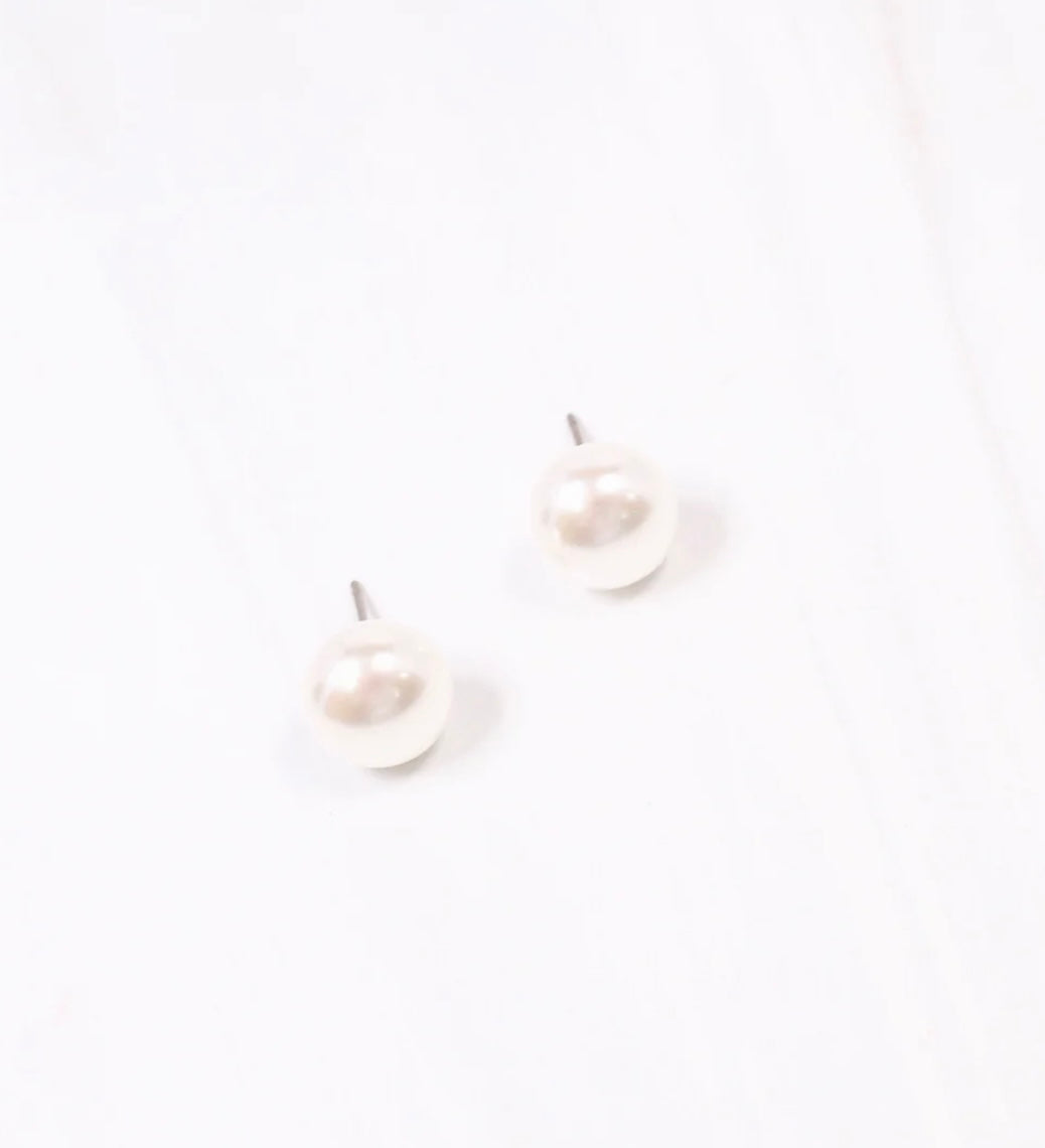 Eisley Pearl Stud Earrings