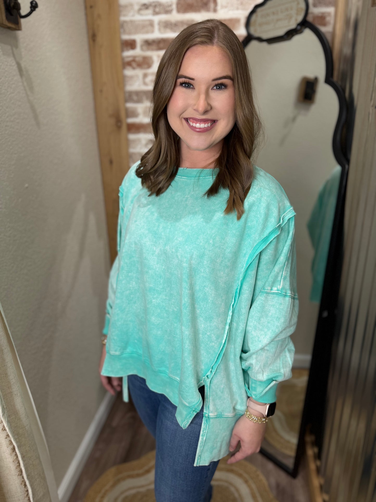 MINT | ACID WASH F/TERRY EXPOSED-SEAM SWEATSHIRT