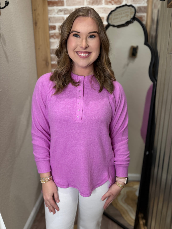 BRIGHT MAUVE | BRUSHED MELANGE HACCI OVERSIZED 7-BUTTON HENLEY PLACKET SWEATER