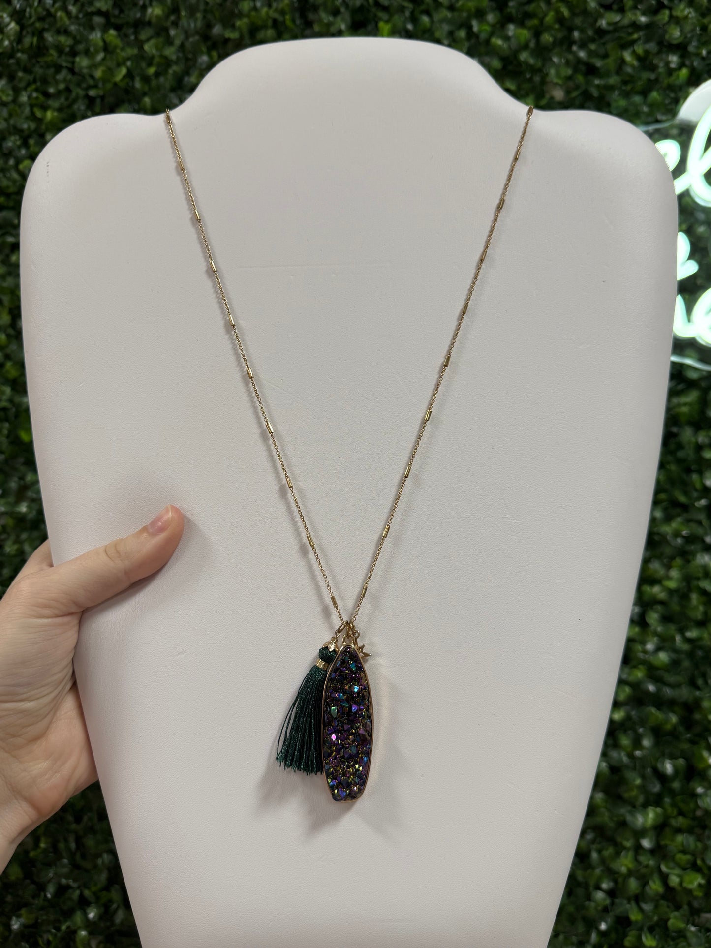 Green Tassel Multicolored Gem Oval Necklace