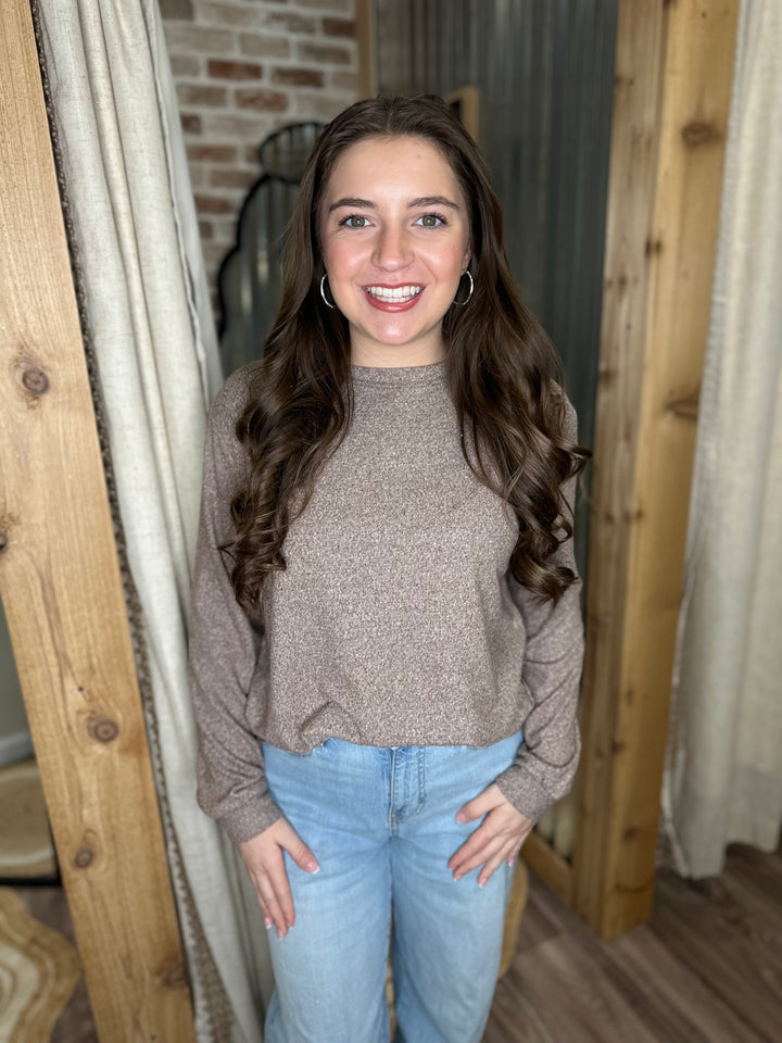 BROWN | SOFT MELANGE HACCI ROUND NECK LONG SLEEVE TEE