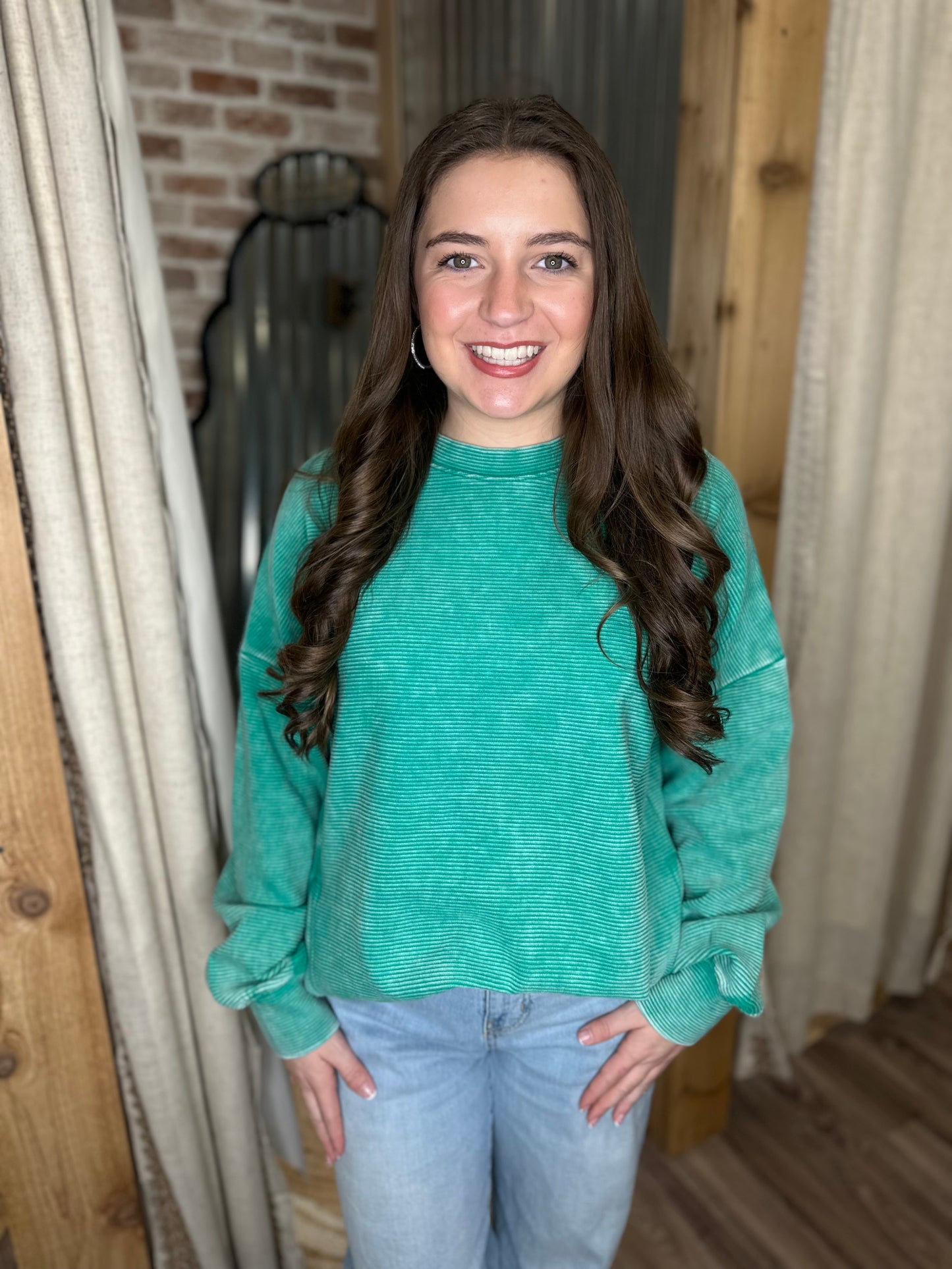 KELLY GREEN | ACID WASHED DOUBLE RIBBED HI-LOW PULLOVER