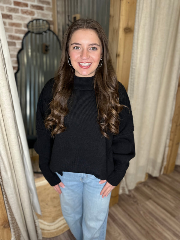 BLACK | SIDE SLIT OVERSIZED SWEATER