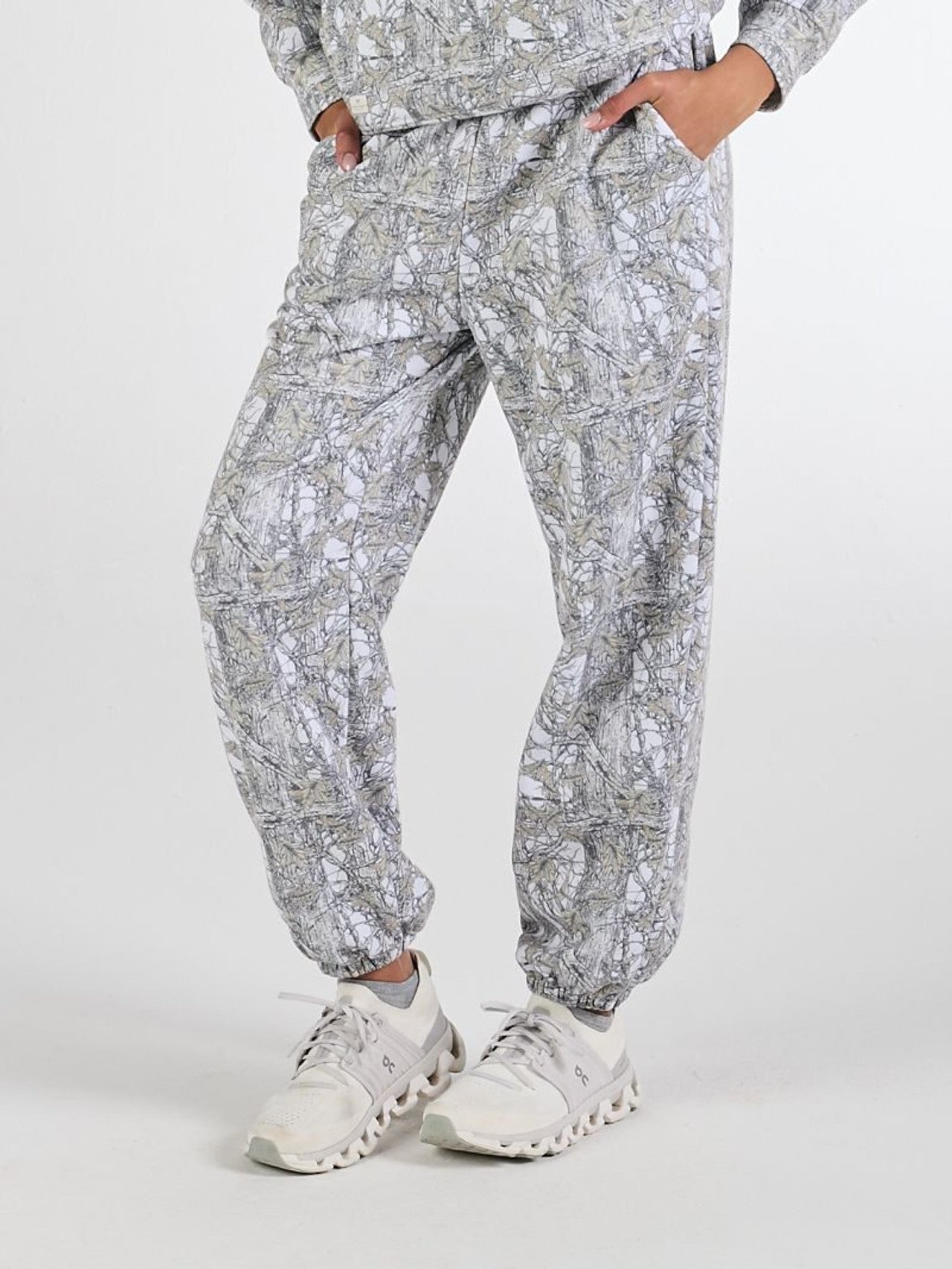 Simply Southern Alice Camo Sweatpants