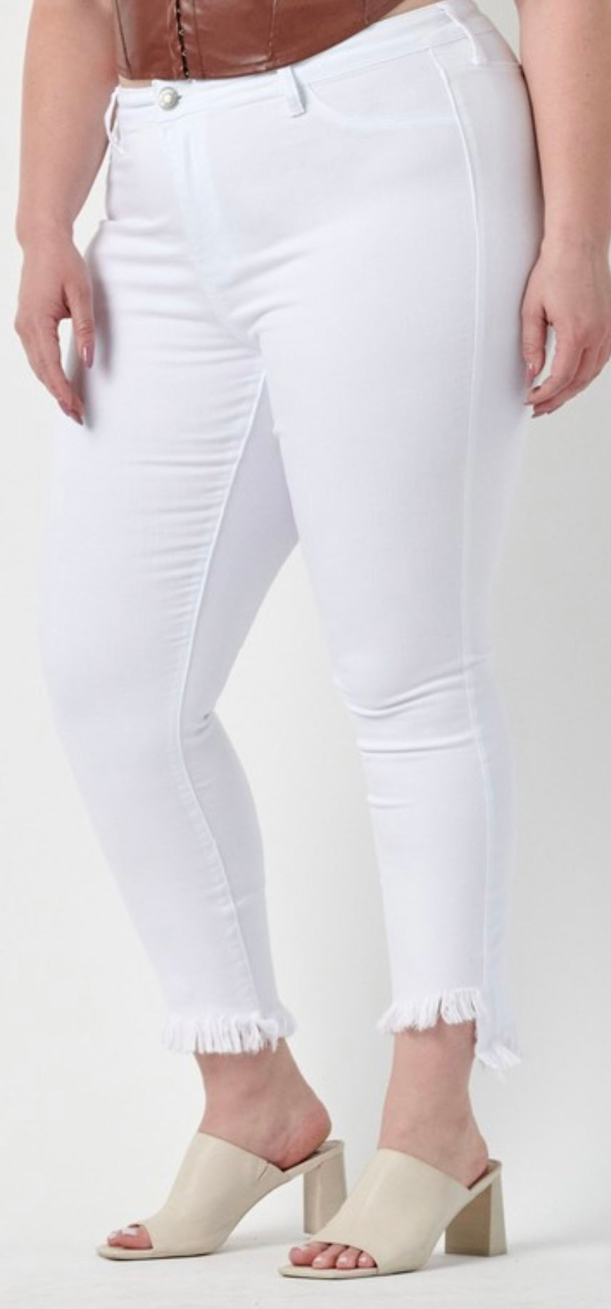 Plus Mid Rise Crop Skinny with Fray Hem