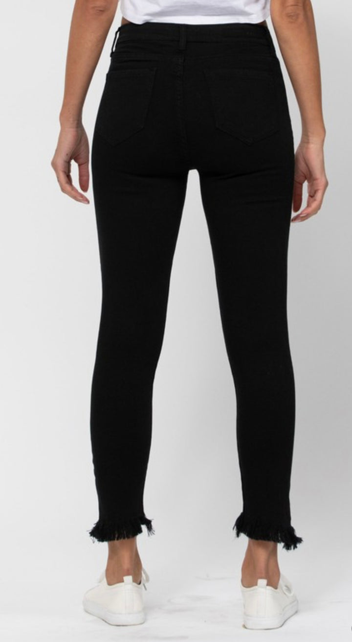 Mid Rise Black Crop Skinny w Fray Hem