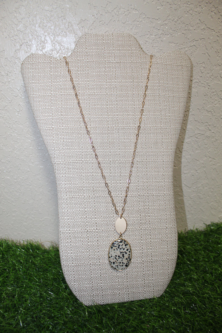 Speckled Oval Pendant Necklace