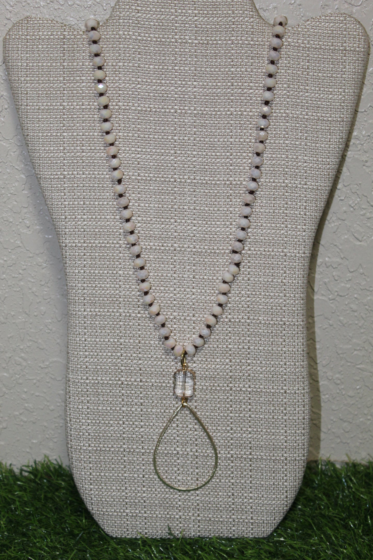 Beaded Necklace with Teardrop